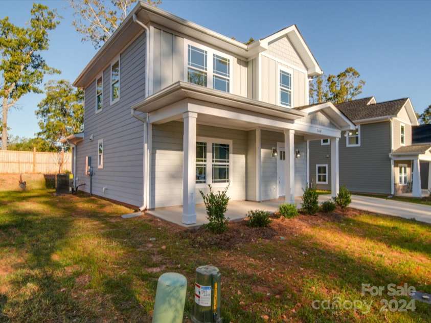 560 Geneva Circle, Gastonia, NC 28056.  MLS# CAR4186288, YatesRealty ID 19402. 