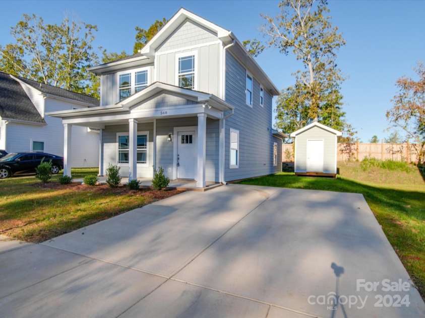 560 Geneva Circle, Gastonia, NC 28056.  MLS# CAR4186288, YatesRealty ID 19402. 