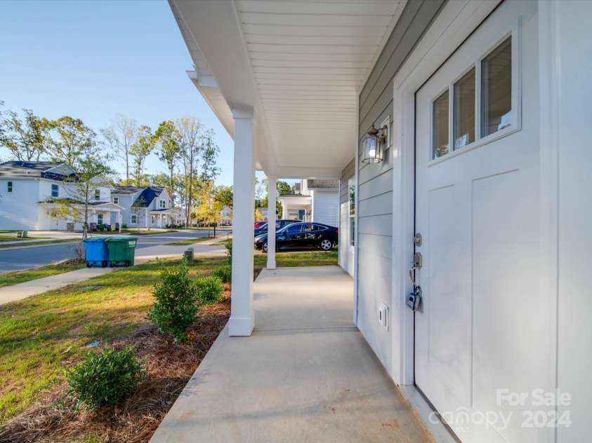 560 Geneva Circle, Gastonia, NC 28056.  MLS# CAR4186288, YatesRealty ID 19402. 