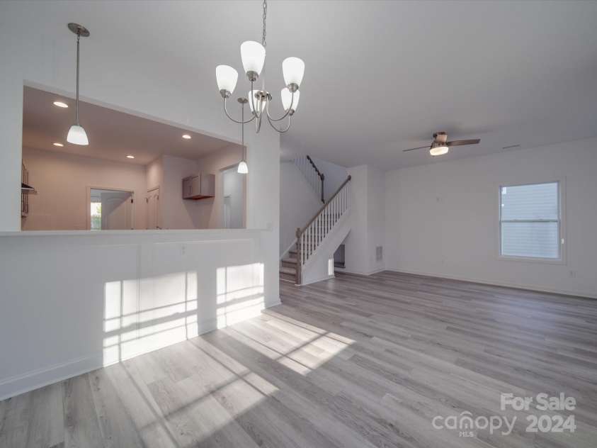 560 Geneva Circle, Gastonia, NC 28056.  MLS# CAR4186288, YatesRealty ID 19402. 