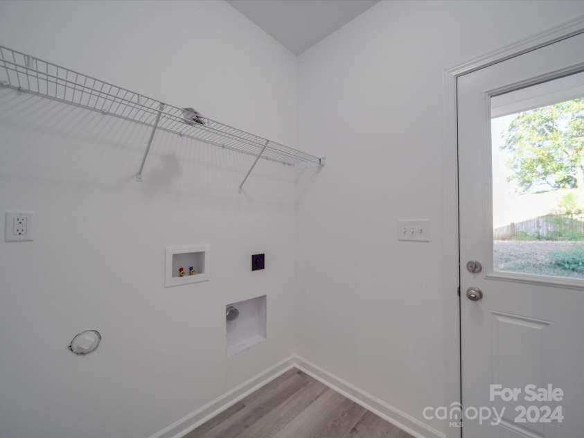 560 Geneva Circle, Gastonia, NC 28056.  MLS# CAR4186288, YatesRealty ID 19402. 