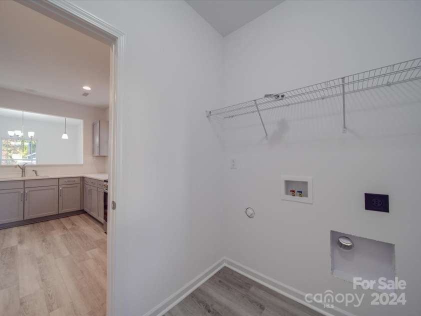 560 Geneva Circle, Gastonia, NC 28056.  MLS# CAR4186288, YatesRealty ID 19402. 