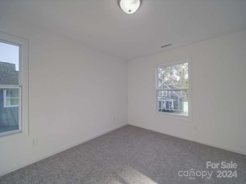 560 Geneva Circle, Gastonia, NC 28056.  MLS# CAR4186288, YatesRealty ID 19402. 