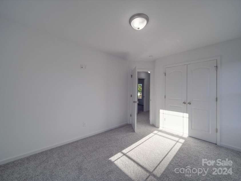 560 Geneva Circle, Gastonia, NC 28056.  MLS# CAR4186288, YatesRealty ID 19402. 