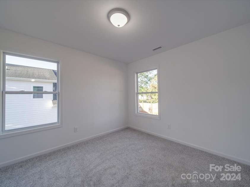 560 Geneva Circle, Gastonia, NC 28056.  MLS# CAR4186288, YatesRealty ID 19402. 