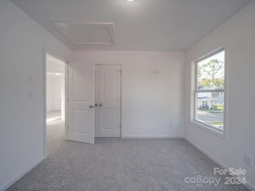 560 Geneva Circle, Gastonia, NC 28056.  MLS# CAR4186288, YatesRealty ID 19402. 