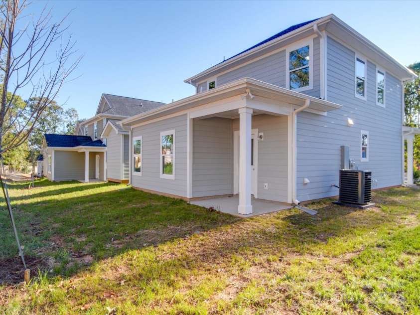 560 Geneva Circle, Gastonia, NC 28056.  MLS# CAR4186288, YatesRealty ID 19402. 