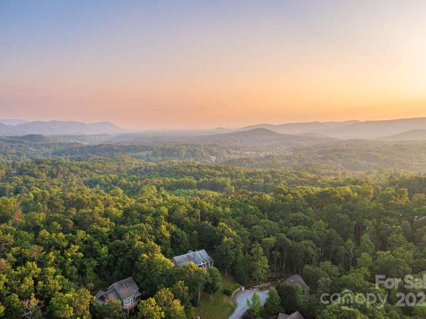 6 Grouse Terrace, Fairview, NC 28730.  MLS# CAR4269156, YatesRealty ID 19403. 