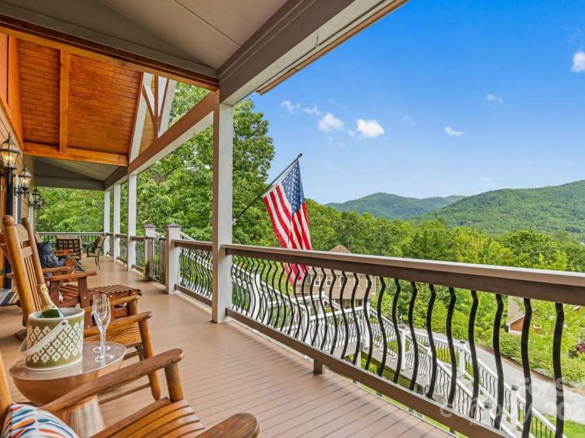 6 Grouse Terrace, Fairview, NC 28730.  MLS# CAR4269156, YatesRealty ID 19403. Primary Bedroom view