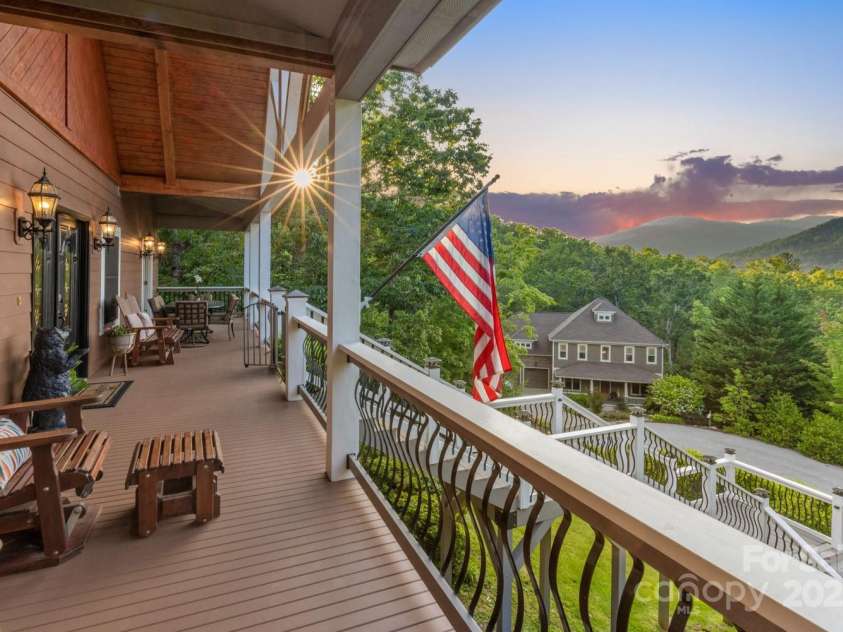 6 Grouse Terrace, Fairview, NC 28730.  MLS# CAR4269156, YatesRealty ID 19403. Your Mountain Retreat