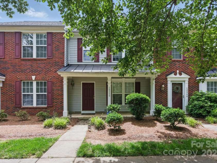 12350 Swan Wings Place, Huntersville, NC 28078.  MLS# CAR4263262, YatesRealty ID 19404. 