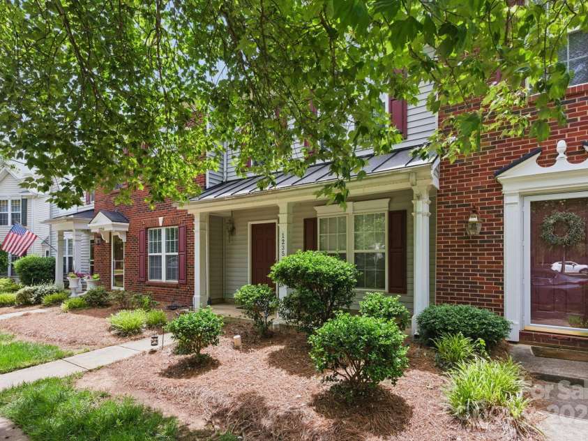 12350 Swan Wings Place, Huntersville, NC 28078.  MLS# CAR4263262, YatesRealty ID 19404. 