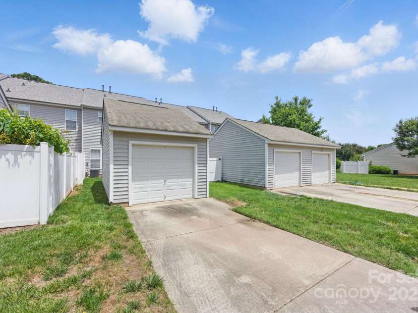 12350 Swan Wings Place, Huntersville, NC 28078.  MLS# CAR4298997, YatesRealty ID 19404. 