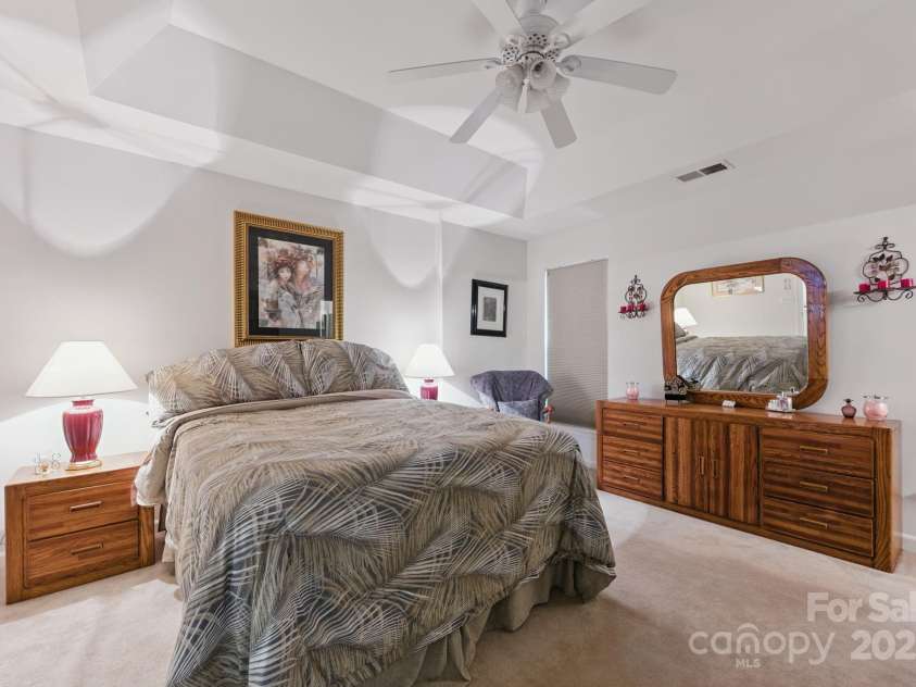 12350 Swan Wings Place, Huntersville, NC 28078.  MLS# CAR4298997, YatesRealty ID 19404. 