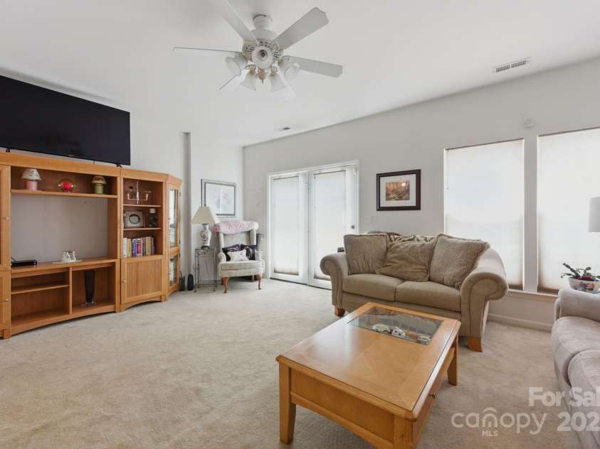 12350 Swan Wings Place, Huntersville, NC 28078.  MLS# CAR4298997, YatesRealty ID 19404. 