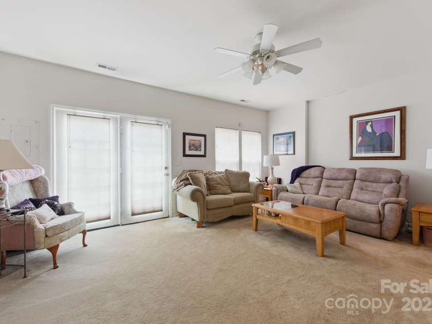 12350 Swan Wings Place, Huntersville, NC 28078.  MLS# CAR4298997, YatesRealty ID 19404. 