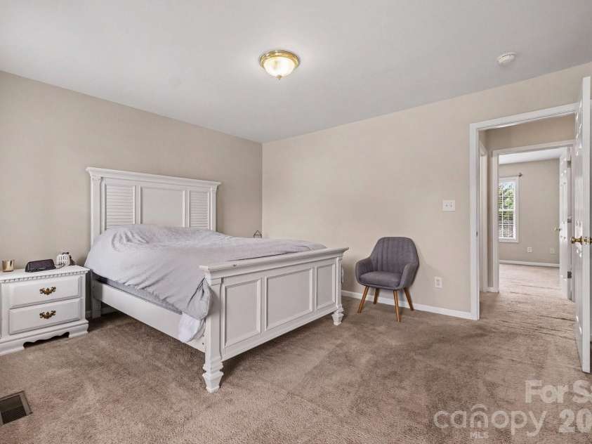 2240 15th Avenue, Hickory, NC 28601.  MLS# CAR4416073, YatesRealty ID 19404. Bedroom 1