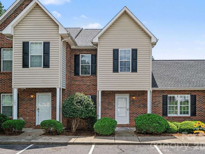 2240 15th Avenue, Hickory, NC 28601.  MLS# CAR4416073, YatesRealty ID 19404. Front Unit #102
