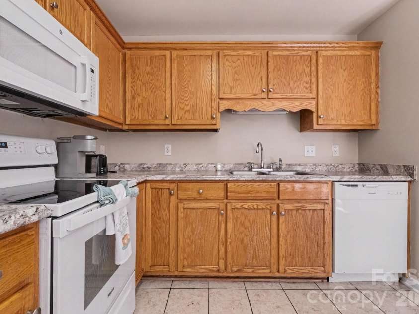 2240 15th Avenue, Hickory, NC 28601.  MLS# CAR4416073, YatesRealty ID 19404. Kitchen