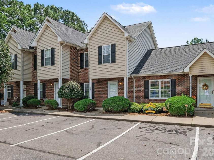 2240 15th Avenue, Hickory, NC 28601.  MLS# CAR4416073, YatesRealty ID 19404. Welcome Home!