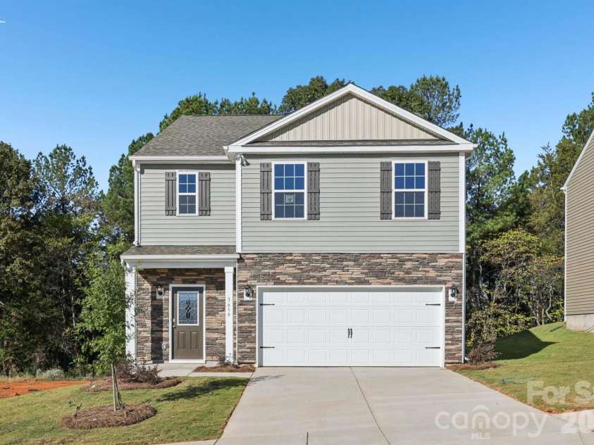 5113 Parker Forest Road, Charlotte, NC 28215.  MLS# CAR4377719, YatesRealty ID 19405. 