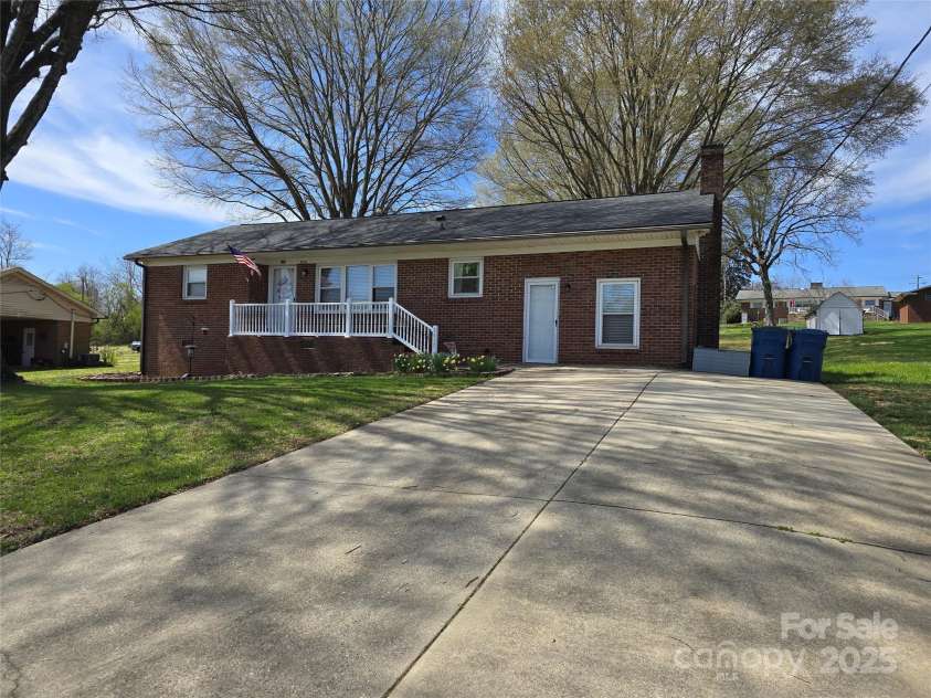 3025 School Street, Claremont, NC 28610.  MLS# CAR4244430, YatesRealty ID 19406. 