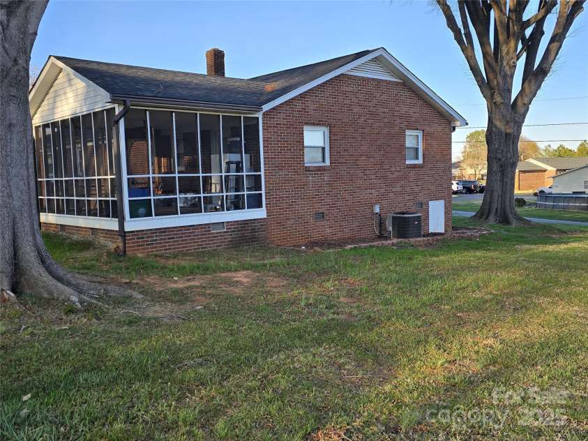 3025 School Street, Claremont, NC 28610.  MLS# CAR4244430, YatesRealty ID 19406. 