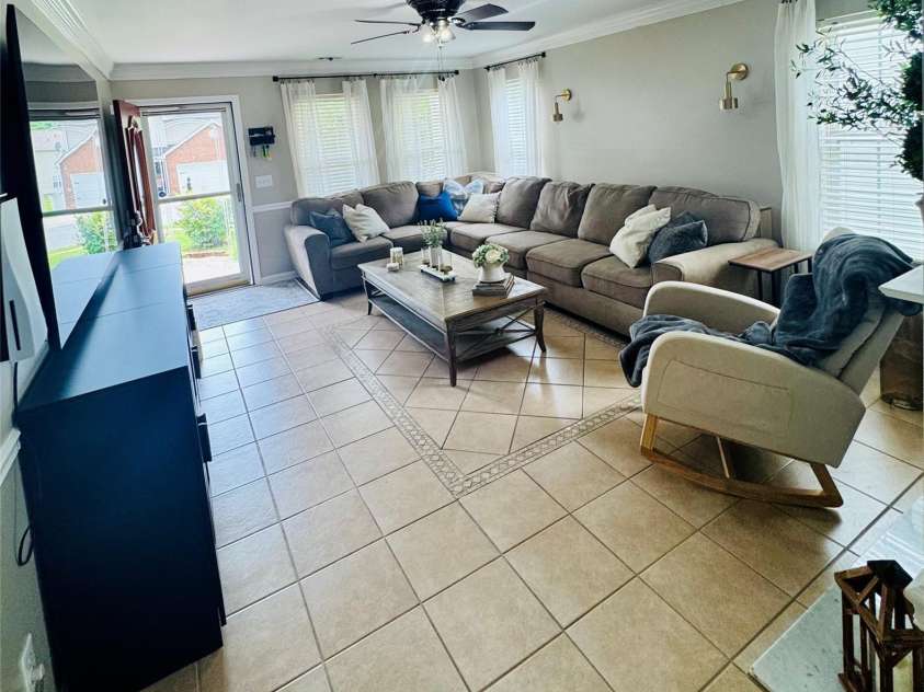 7918 Boars Head Court, Charlotte, NC 28214.  MLS# CAR4270988, YatesRealty ID 19407. 