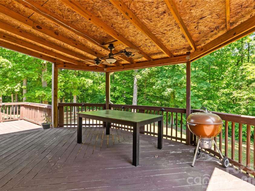 6425 Colonial Garden Drive, Huntersville, NC 28078.  MLS# CAR4377492, YatesRealty ID 19408. Covered Back Deck