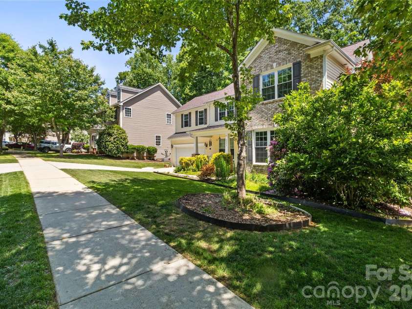 6425 Colonial Garden Drive, Huntersville, NC 28078.  MLS# CAR4377492, YatesRealty ID 19408. Front side view