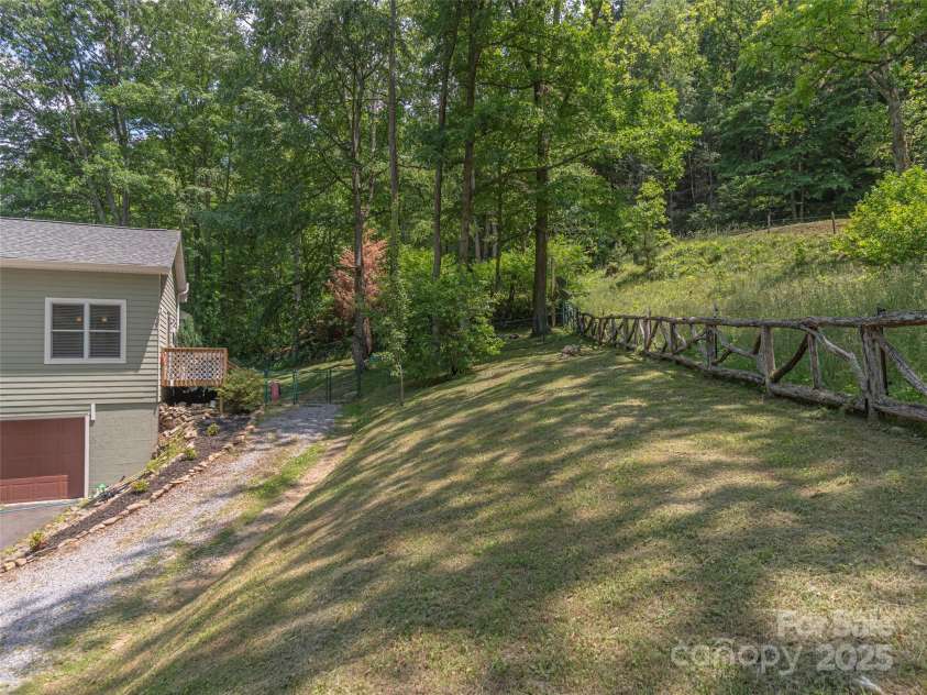 799 Coyote Hollow Road, Waynesville, NC 28785.  MLS# CAR4267416, YatesRealty ID 19408. 