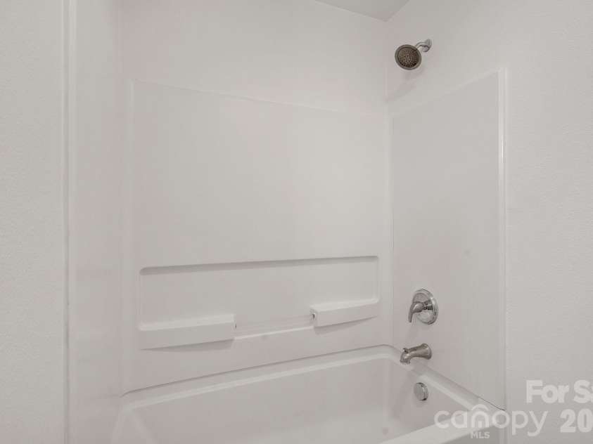 1918 Leesburg Drive, Clover, SC 29710.  MLS# CAR4376796, YatesRealty ID 19409. 
