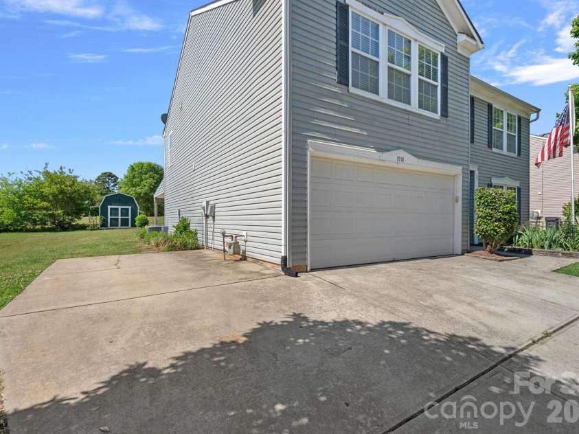 1918 Leesburg Drive, Clover, SC 29710.  MLS# CAR4376796, YatesRealty ID 19409. 