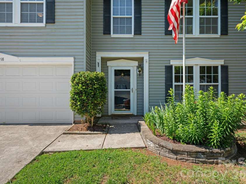 1918 Leesburg Drive, Clover, SC 29710.  MLS# CAR4376796, YatesRealty ID 19409. 