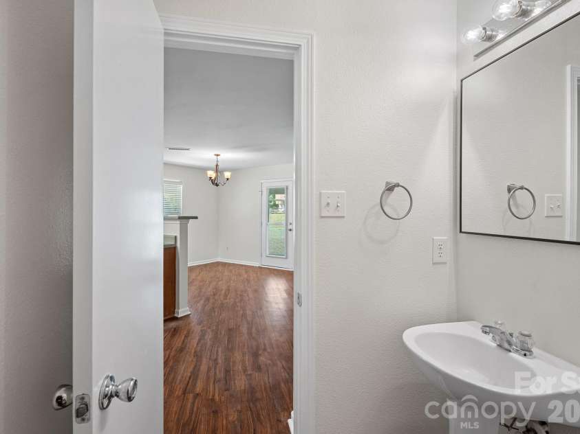 1918 Leesburg Drive, Clover, SC 29710.  MLS# CAR4376796, YatesRealty ID 19409. Half bath main floor.