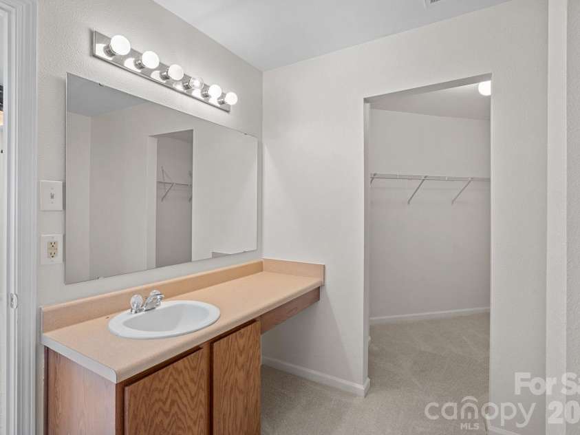 1918 Leesburg Drive, Clover, SC 29710.  MLS# CAR4376796, YatesRealty ID 19409. Primary bathroom