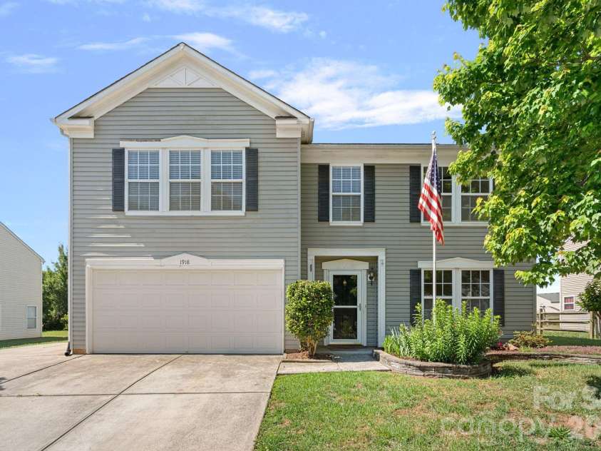 1918 Leesburg Drive, Clover, SC 29710.  MLS# CAR4376796, YatesRealty ID 19409. Welcome home!