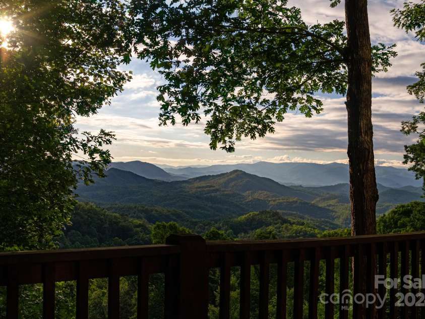639 Deer Ridge Road, Bryson City, NC 28713.  MLS# CAR4163076, YatesRealty ID 1941. 