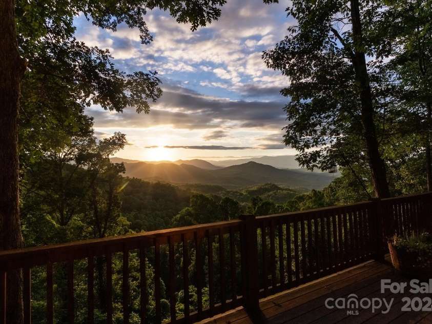639 Deer Ridge Road, Bryson City, NC 28713.  MLS# CAR4163076, YatesRealty ID 1941. 