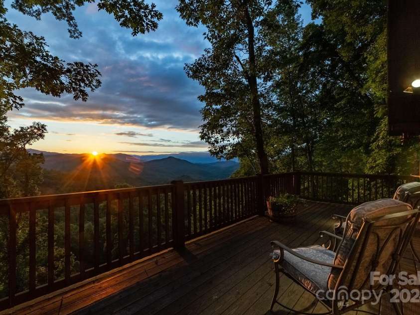 639 Deer Ridge Road, Bryson City, NC 28713.  MLS# CAR4163076, YatesRealty ID 1941. 