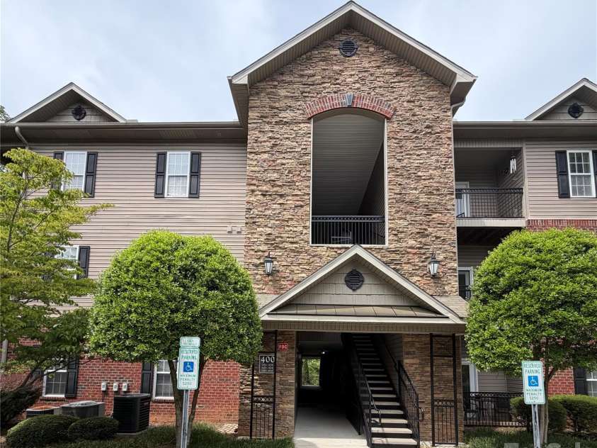 413 Appeldoorn Circle, Asheville, NC 28803.  MLS# CAR4362140, YatesRealty ID 19410. 
