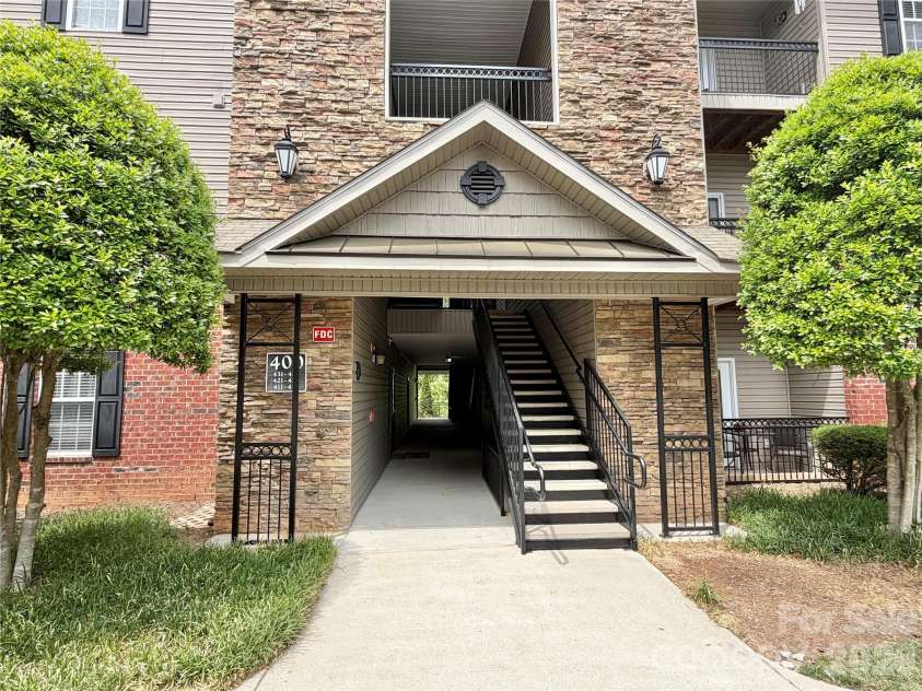 413 Appeldoorn Circle, Asheville, NC 28803.  MLS# CAR4362140, YatesRealty ID 19410. 