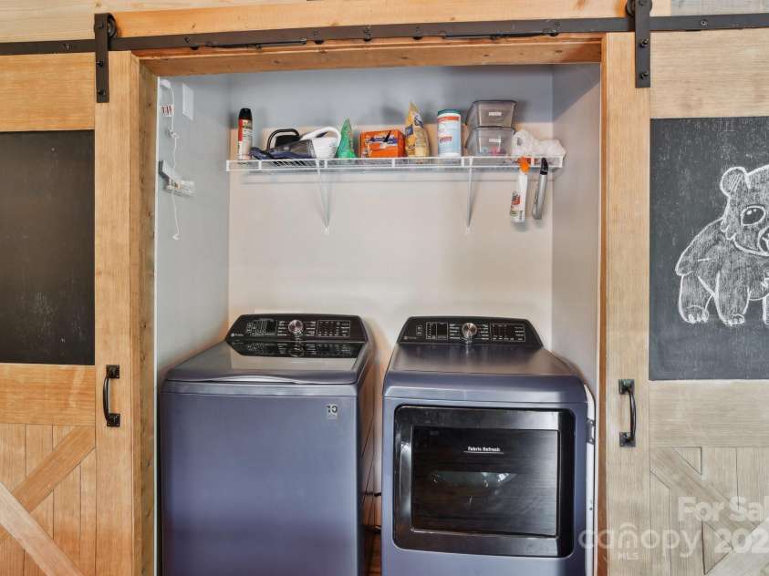 72 Wakulla Drive, Maggie Valley, NC 28751.  MLS# CAR4265486, YatesRealty ID 19410. 