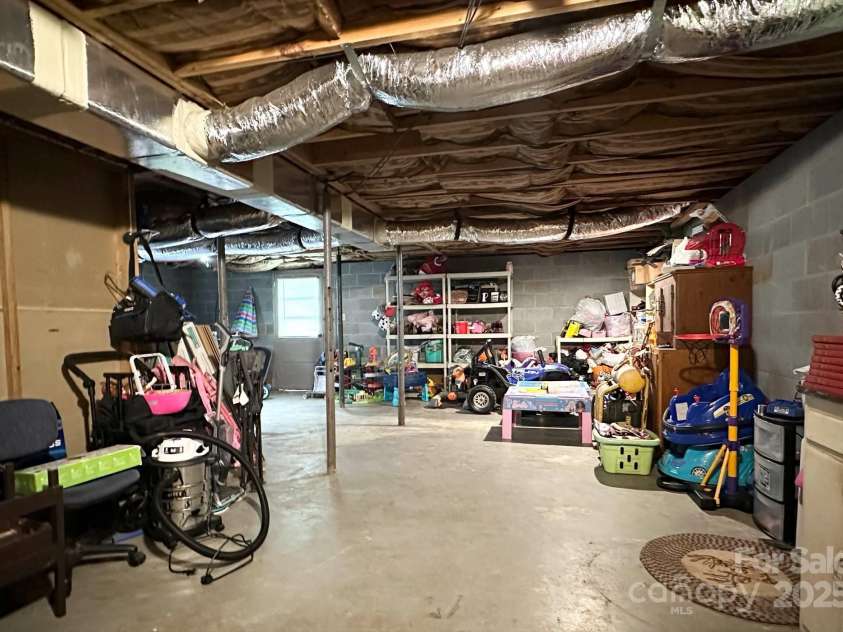 3503 Wyndham Lane, Lenoir, NC 28645.  MLS# CAR4264835, YatesRealty ID 19411. 