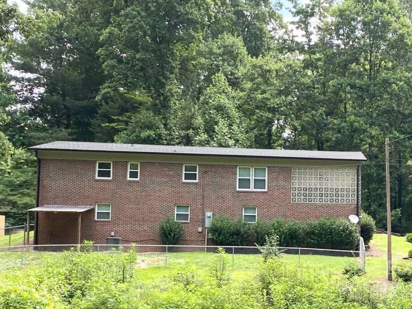 3503 Wyndham Lane, Lenoir, NC 28645.  MLS# CAR4264835, YatesRealty ID 19411. 