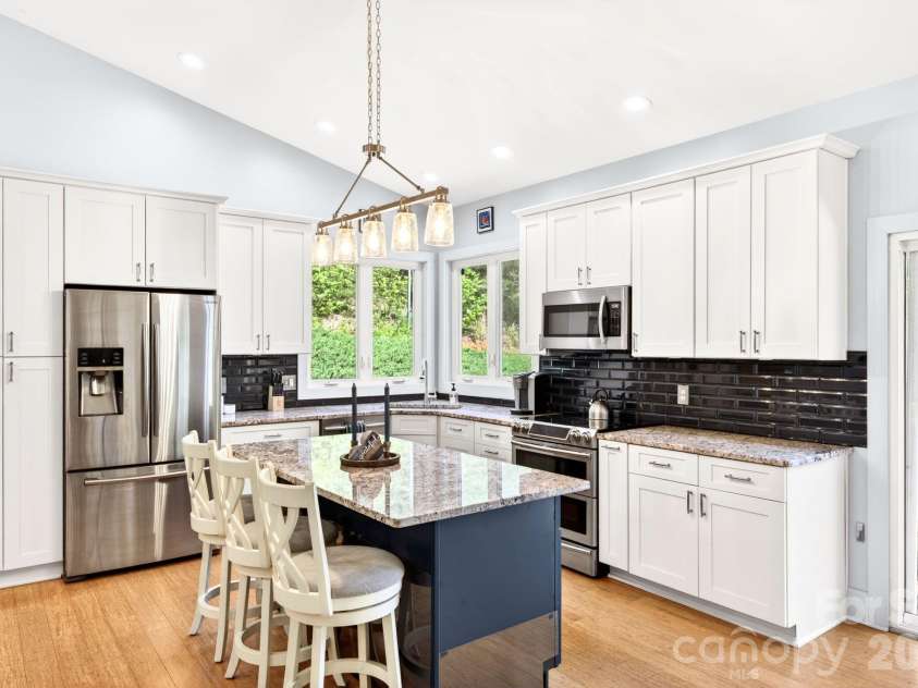 21 Kylie Grace Lane, Candler, NC 28715.  MLS# CAR4371449, YatesRealty ID 19412. 