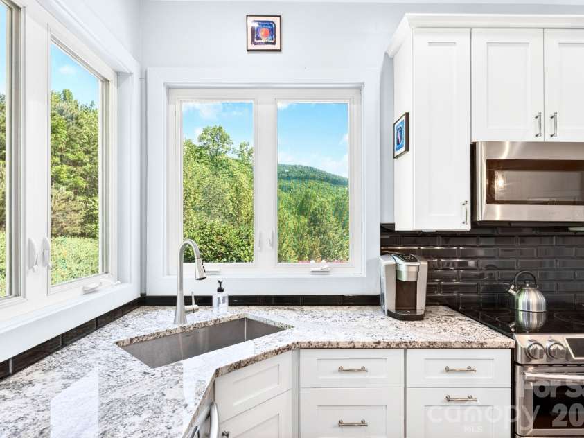 21 Kylie Grace Lane, Candler, NC 28715.  MLS# CAR4371449, YatesRealty ID 19412. 