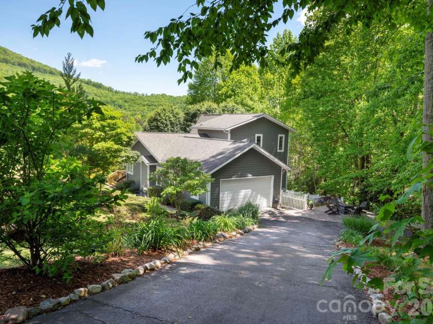 21 Kylie Grace Lane, Candler, NC 28715.  MLS# CAR4371449, YatesRealty ID 19412. 