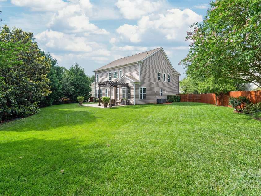 8115 Wilburn Court, Charlotte, NC 28277.  MLS# CAR4264288, YatesRealty ID 19412. 