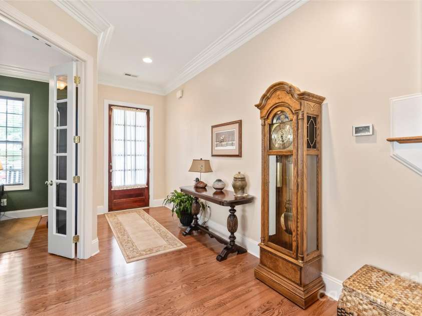 8115 Wilburn Court, Charlotte, NC 28277.  MLS# CAR4264288, YatesRealty ID 19412. Foyer